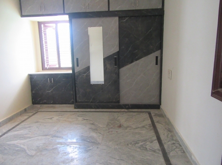 5) Li id 332 - First Floor Master Bedroom.JPG